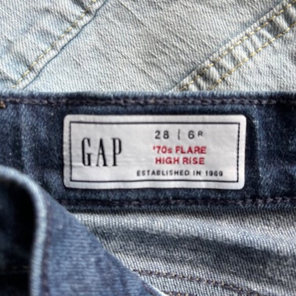 Gap 70's Flare High Rise Jeans, Size 28/6R, Dark Wash - Picture 3 of 4